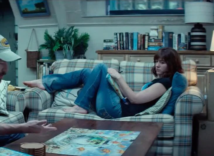 Mary Winstead feet - Cloverfield
