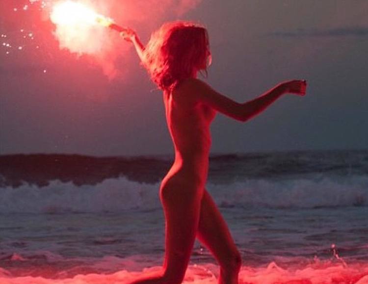 Ana de Armas nude beach