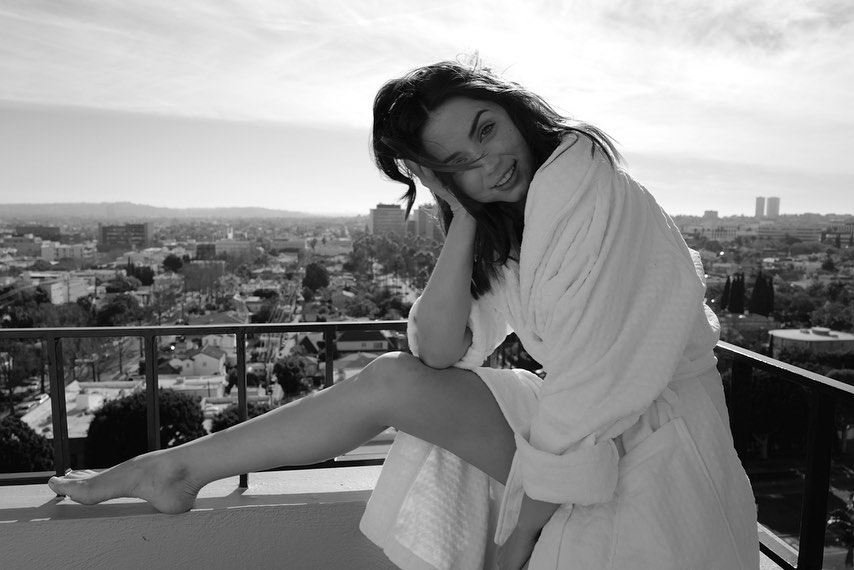Ana de Armas sexy feet 4