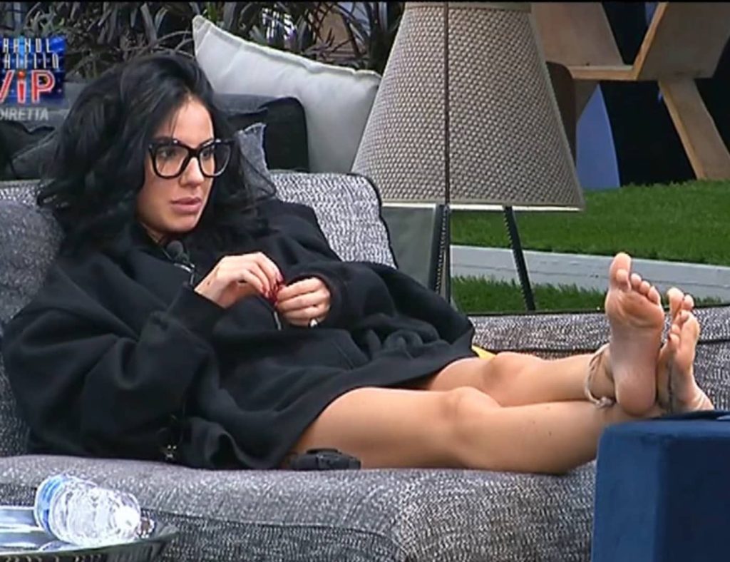 Giulia De Lellis feet 1