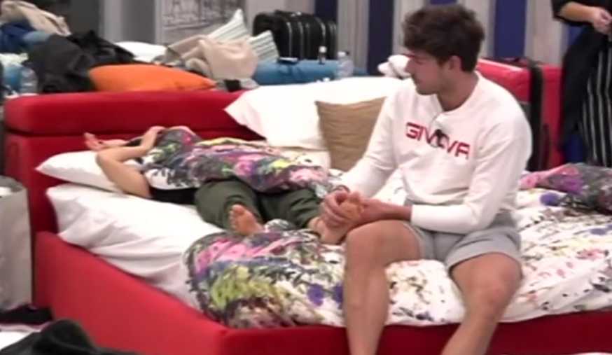 Giulia De Lellis tickling 2
