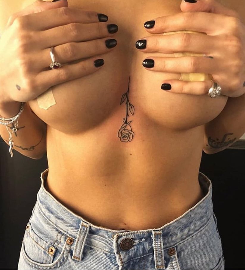 Giulia De Lellis topless 6