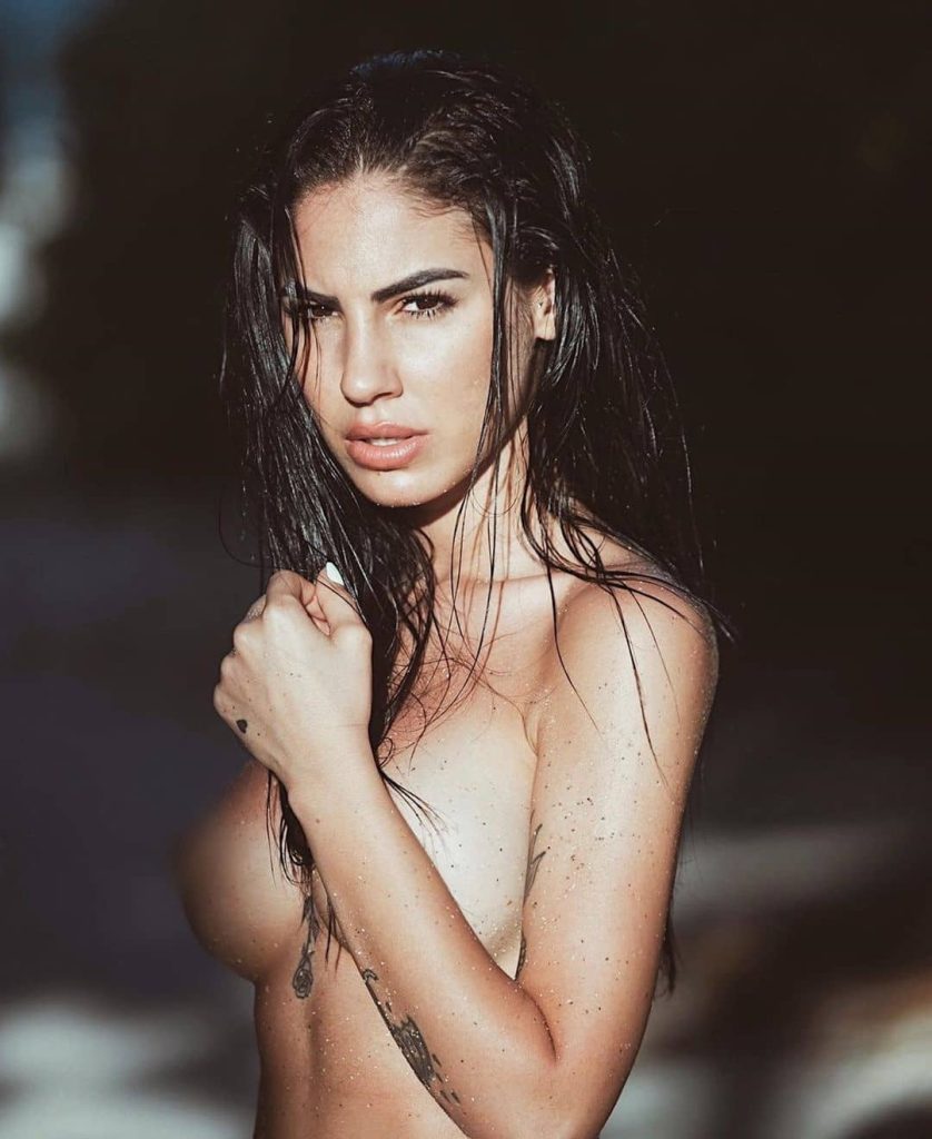 Giulia De Lellis topless 7