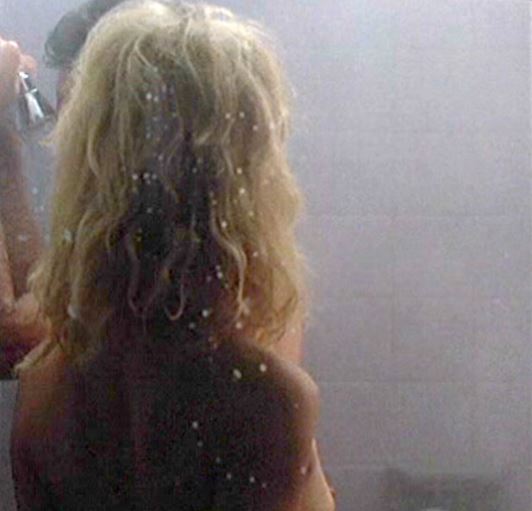 Goldie Hawn nude - Best friends 1