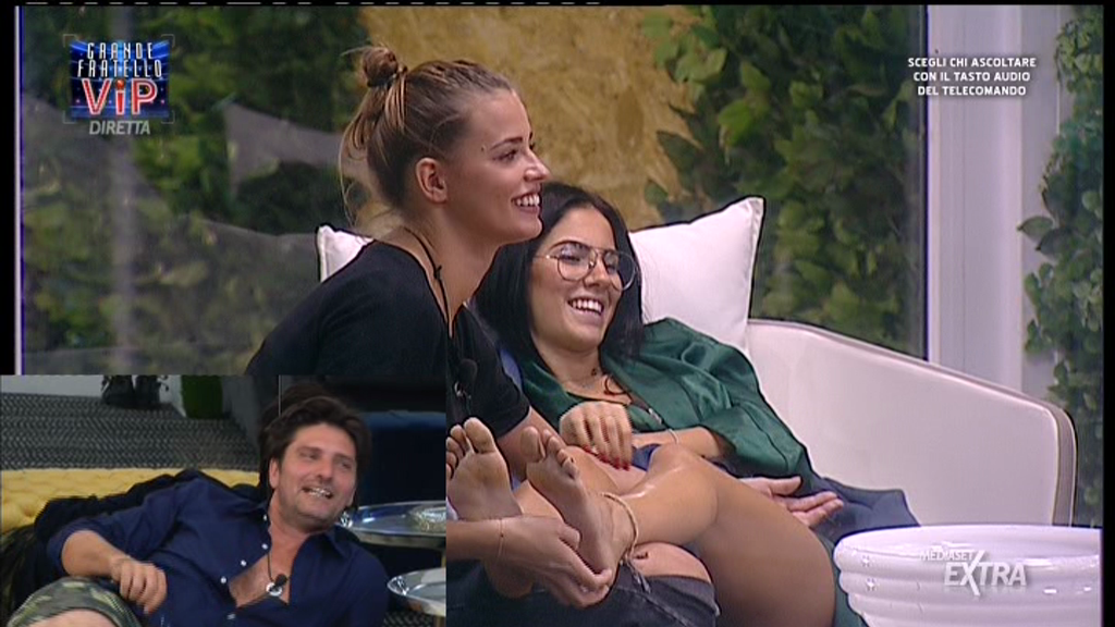 Tickle Giulia De Lellis e Ivana 2