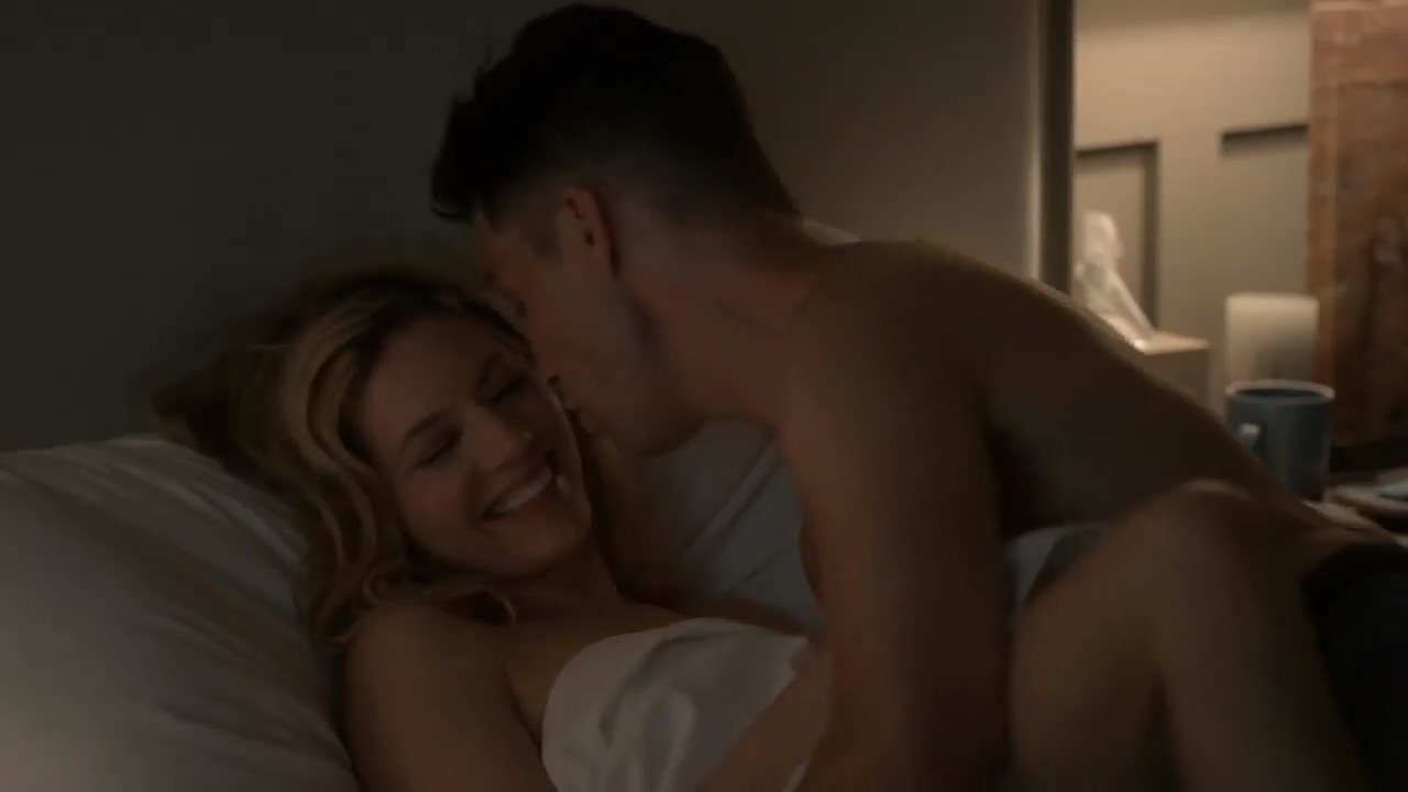 Tickle Katheryn Winnick Big Sky S2X1 8