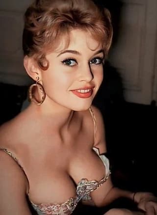 Brigitte Bardot (1956)