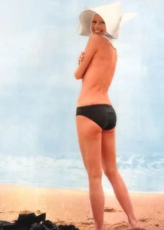 Playmen Magazine October 1970 - Les Novices 3