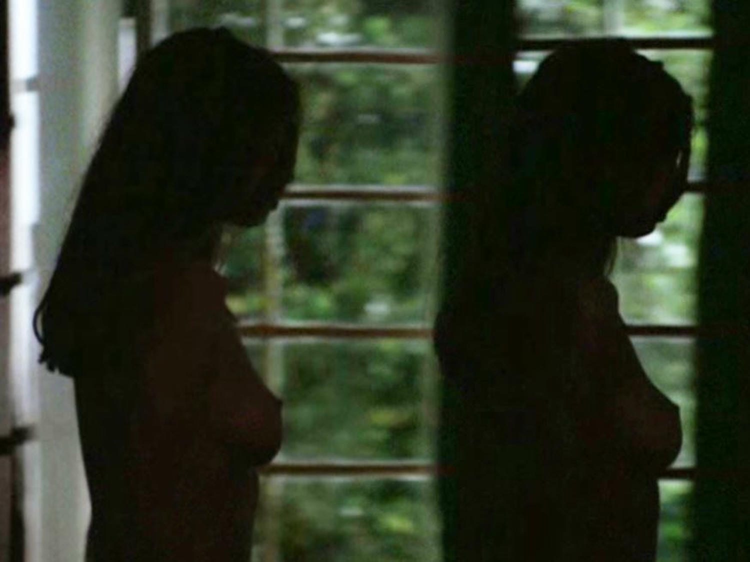 Jolene Blalock nude - Diamond Hunters