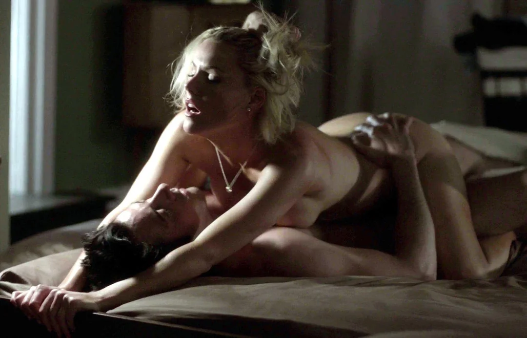 Kathleen Robertson sexy - Boss