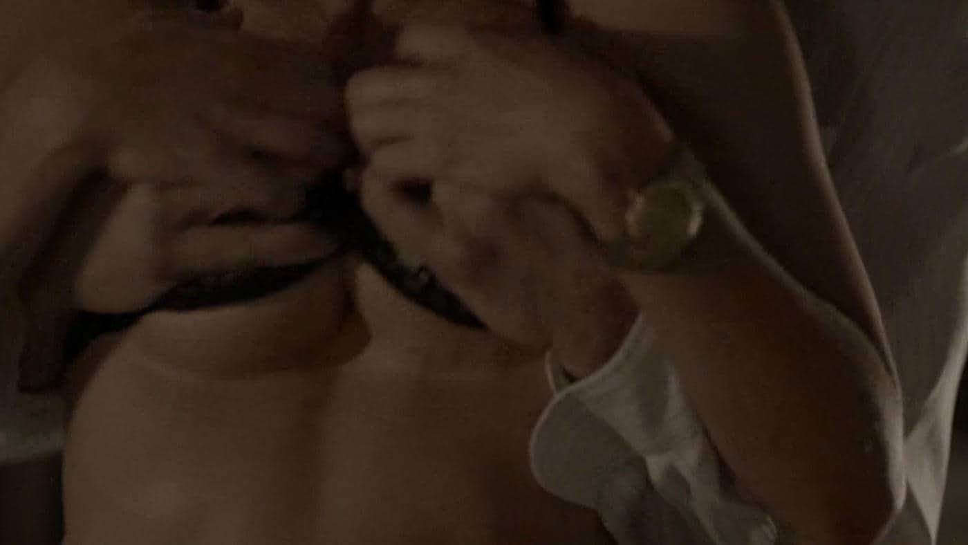 Kathleen Robertson sexy - Boss