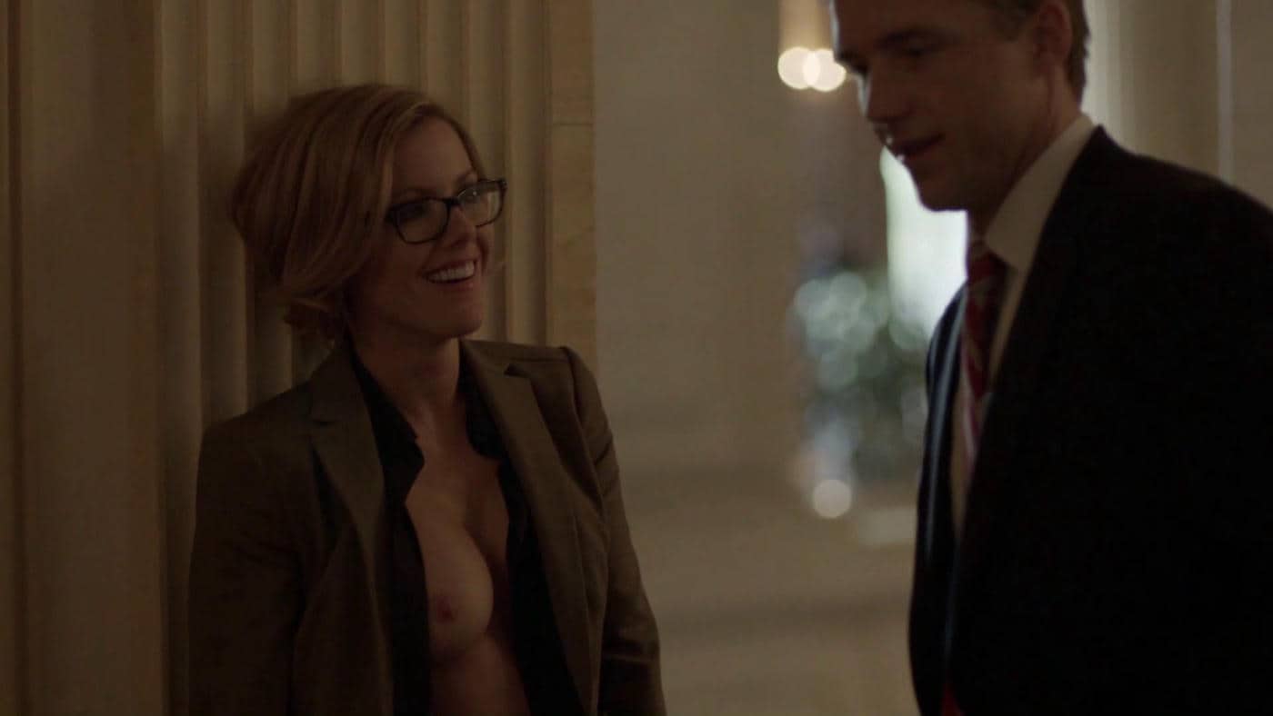 Kathleen Robertson sexy - Boss