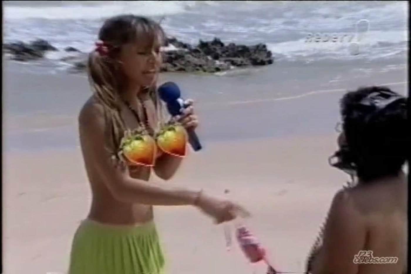 Sabrina Sato topless beach