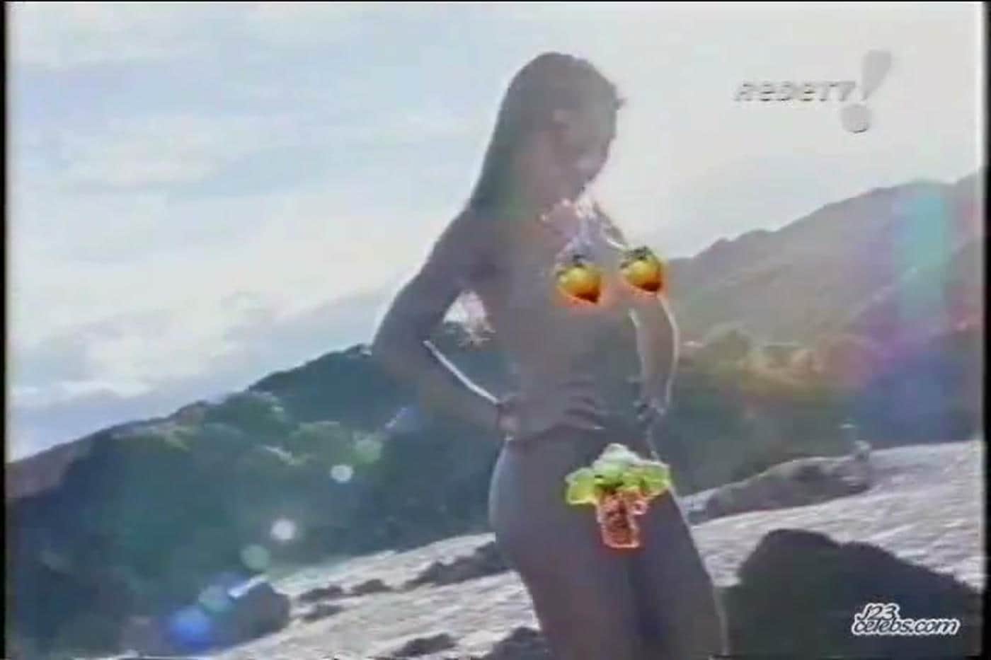 Sabrina Sato topless beach