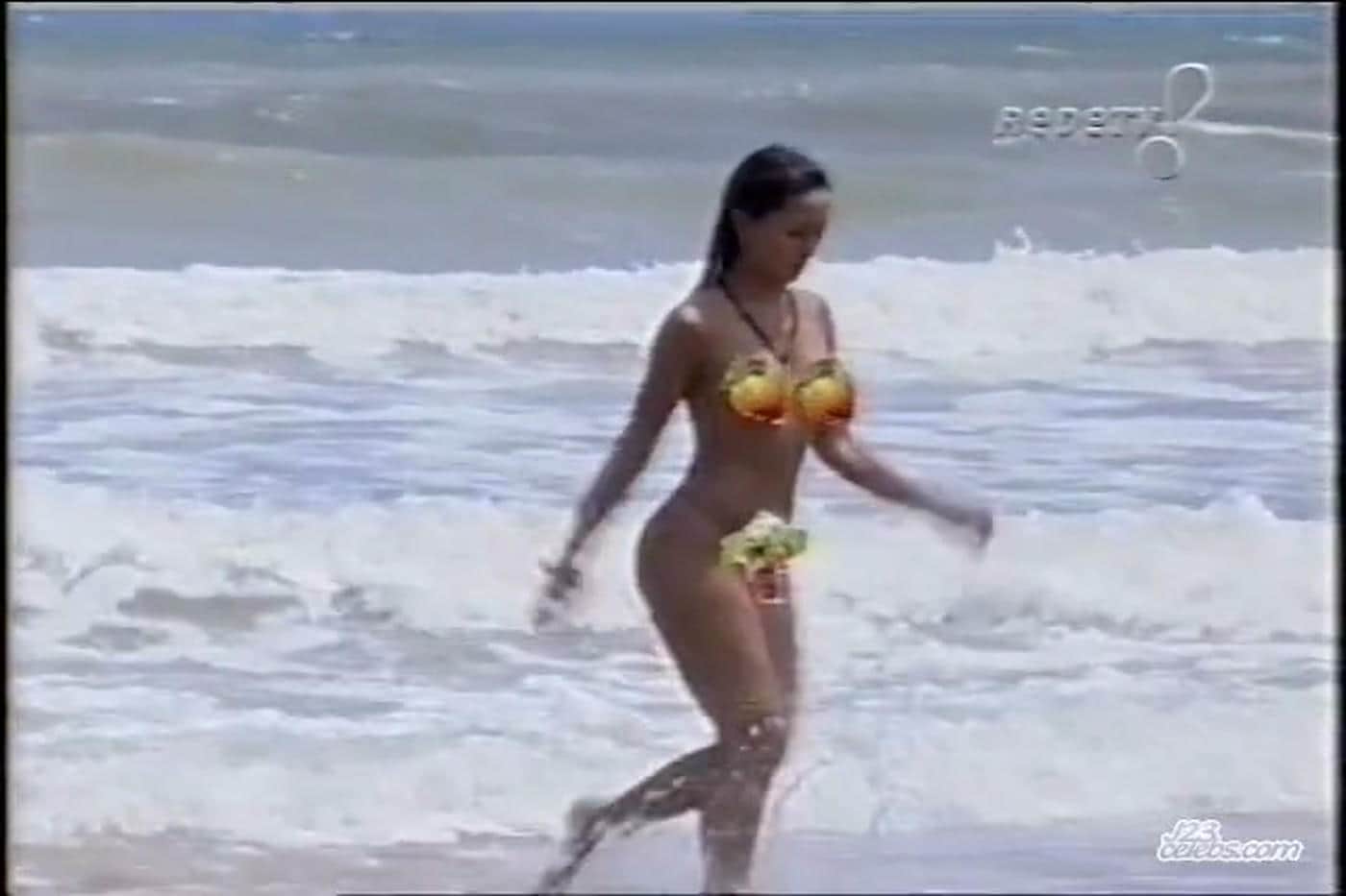 Sabrina Sato topless beach