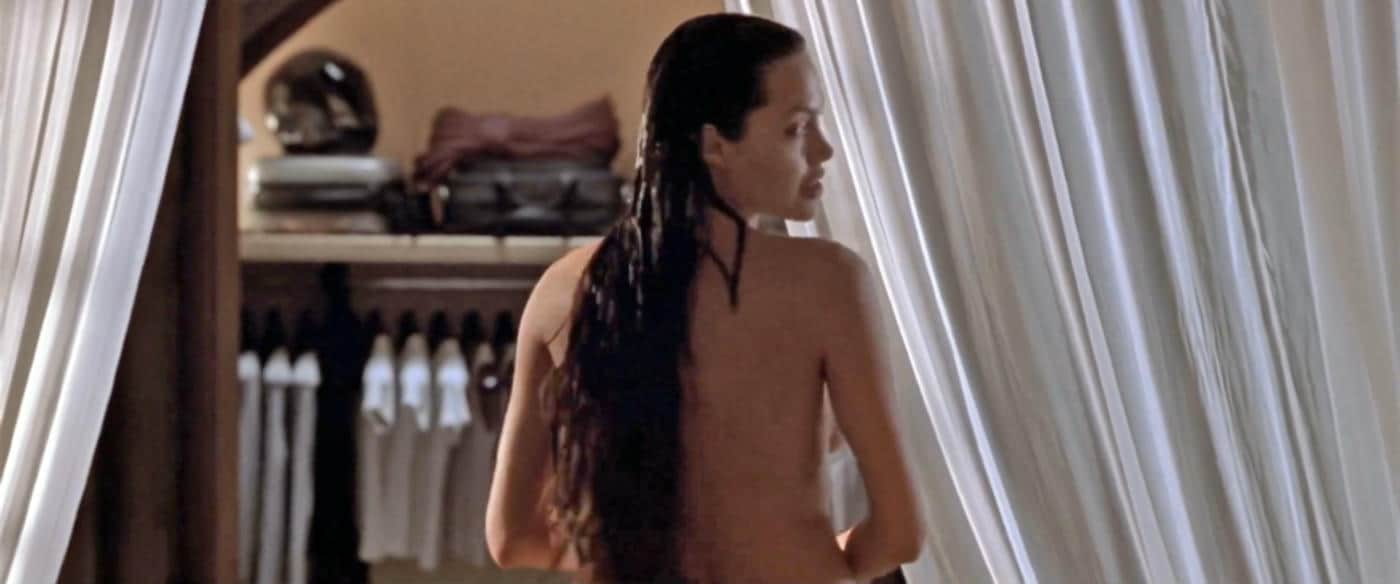 Lara Croft nude shower