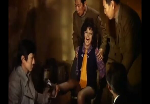 Carmen Boom tickling