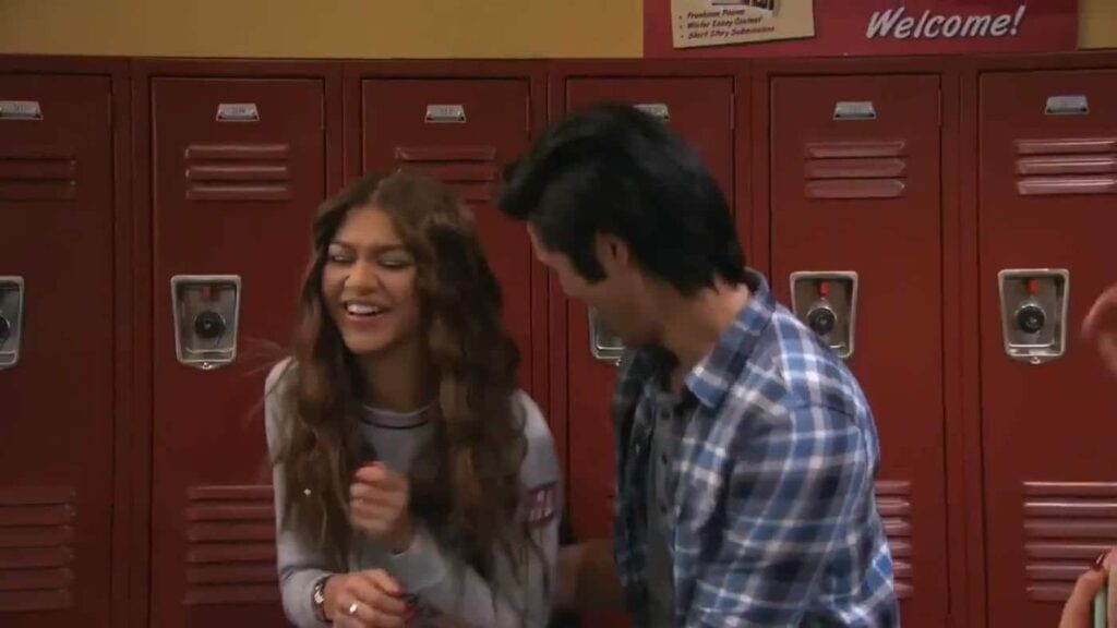 Zendaya tickled - KC Undercover