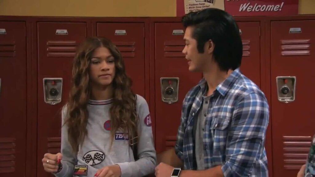 Zendaya tickled - KC Undercover